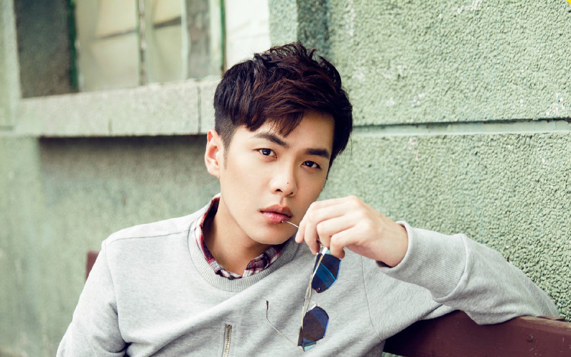 红土之心，当蒙特卡洛的古典征服纽约的喧嚣，纳达尔在此写下永恒