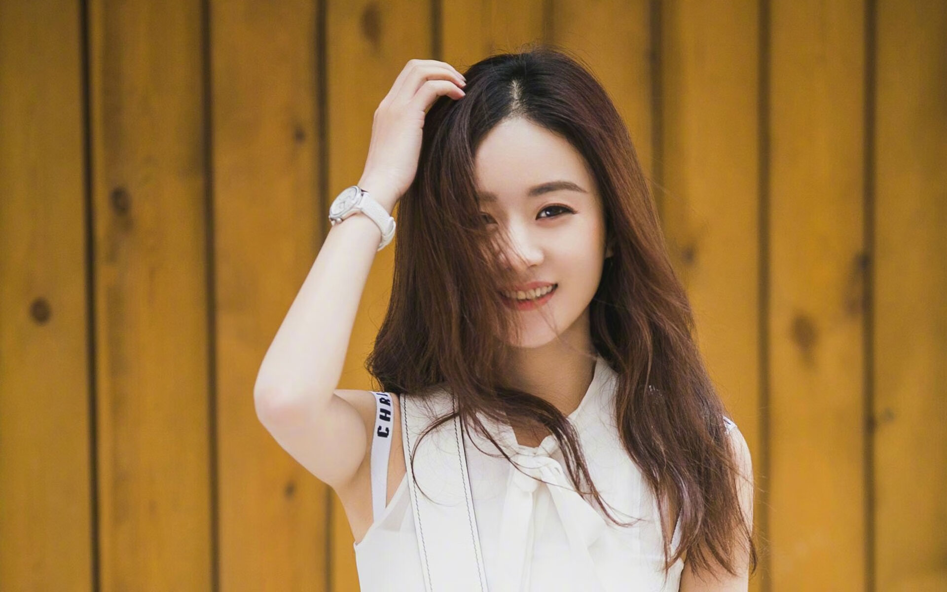 天山脚下，引擎轰鸣，当新疆队奇才突围关键战，正如詹姆斯在F1争冠赛道接管比赛