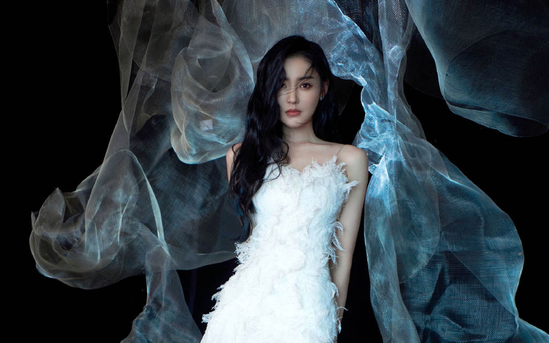 赛道与绿茵的焦点共振，当F1街道赛的轰鸣遭遇国际米兰的蓝色风暴