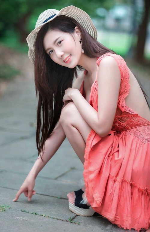 开云体育官网-绝地反击的独白，2026世界杯，西班牙险胜哥斯达黎加，阿方索·戴维斯的光芒与防守艺术的胜利